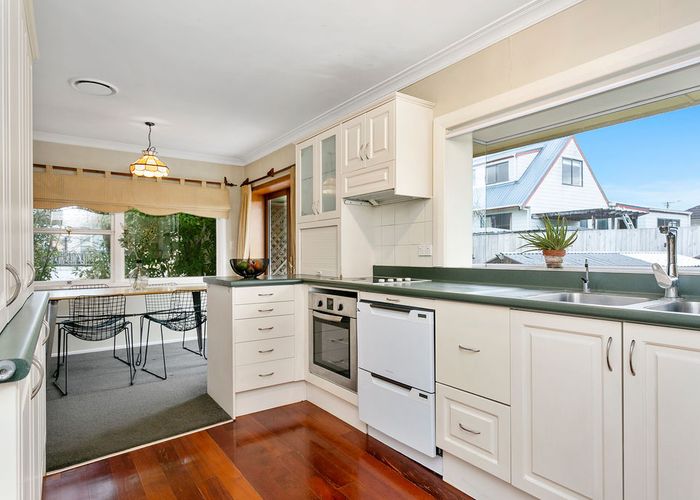  at 34 Byron Street, Leamington, Cambridge