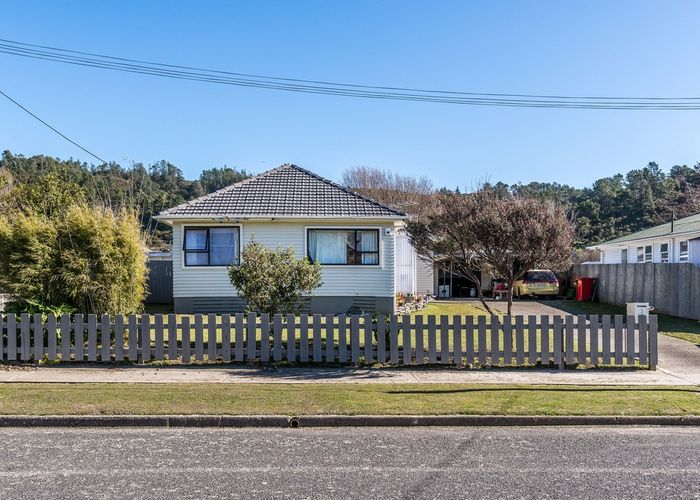  at 3 Hanson Grove, Stokes Valley, Lower Hutt