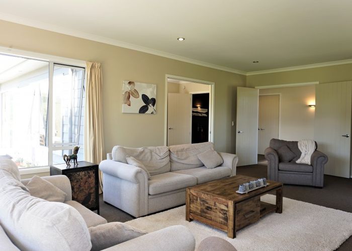  at 14 Ohau Terraces, Ohau, Levin