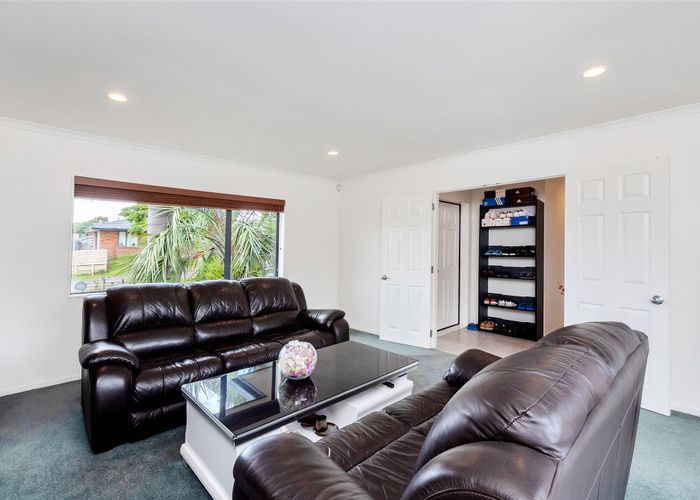  at 10 Chelmsley Avenue, Henderson, Auckland