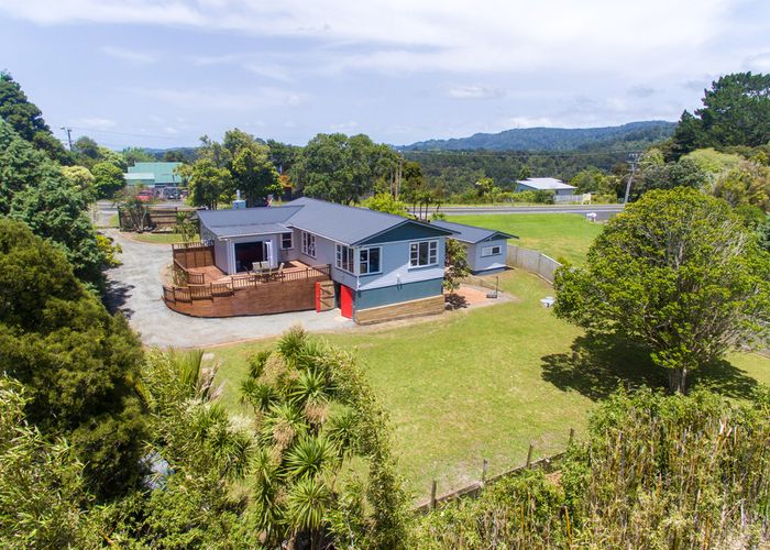  at 1107 Scenic Drive North, Swanson, Auckland