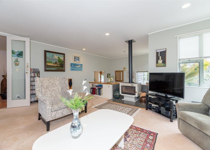  at 2/16 Zion Road, Birkenhead, Auckland