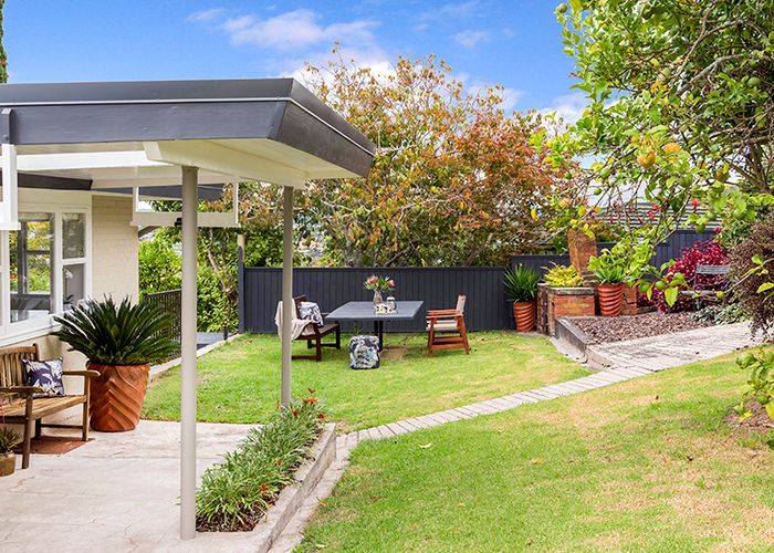  at 5 Beach Road, Mellons Bay, Auckland