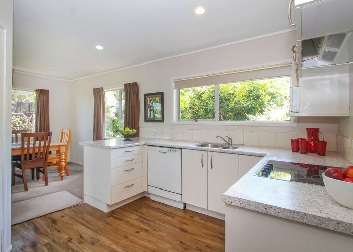  at 1/56 Knightsbridge Drive, Forrest Hill, Auckland