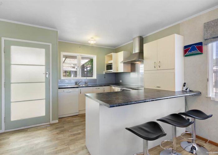  at 76 Barrys Road, Glendene, Auckland