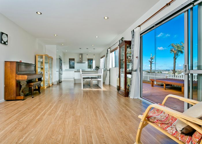  at 5 Hauraki Crescent, Pinehill, Auckland