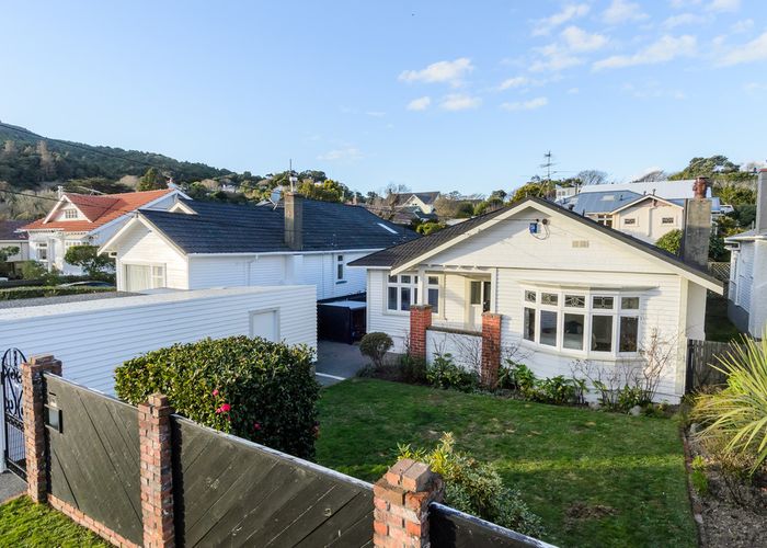  at 20 Reading Street, Karori, Wellington