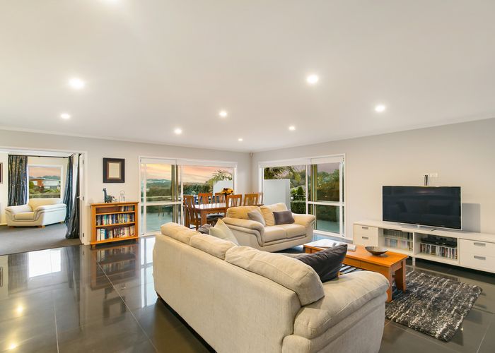  at 42 Sovereign Street, Flat Bush, Auckland
