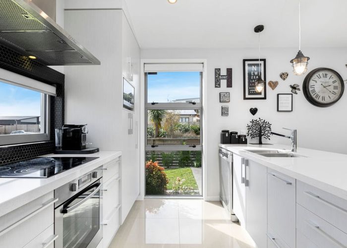  at 29 Rochfort Crescent, Pyes Pa, Tauranga