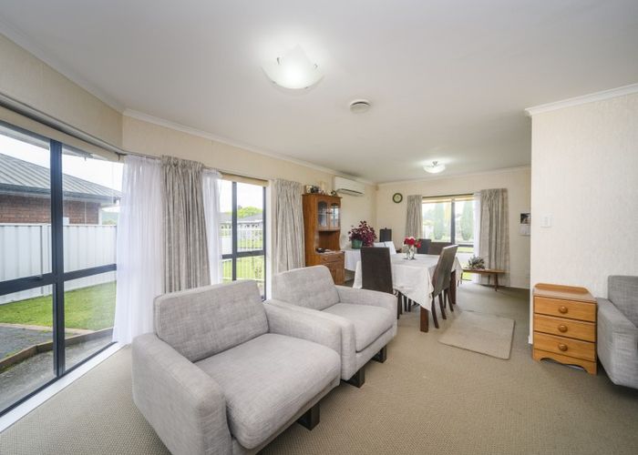  at 5 Lancewood Lane, Roslyn, Palmerston North