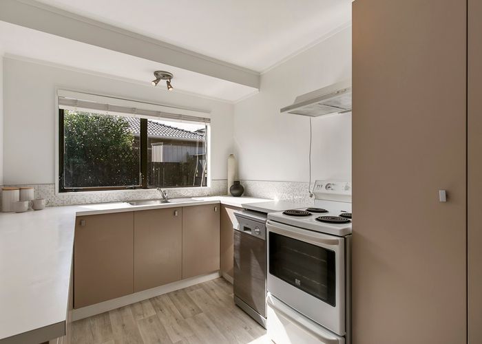  at 3/43 Alverston Street, Waterview, Auckland