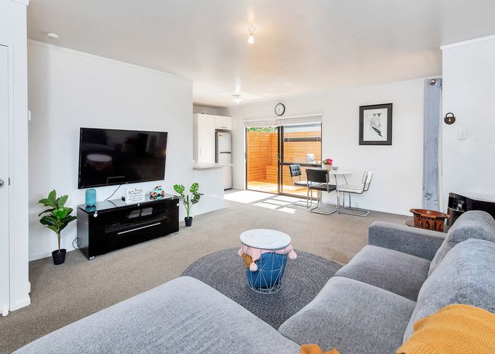  at 1/59 Redcrest Avenue, Red Hill, Papakura