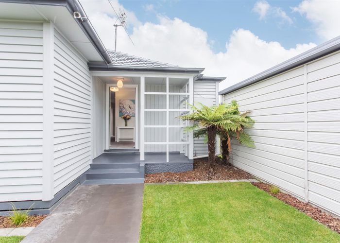  at 10 Gregory Avenue, Islington, Christchurch