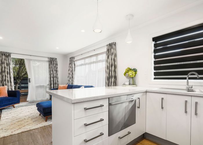  at 4/17 Wellington Street, Hamilton East, Hamilton