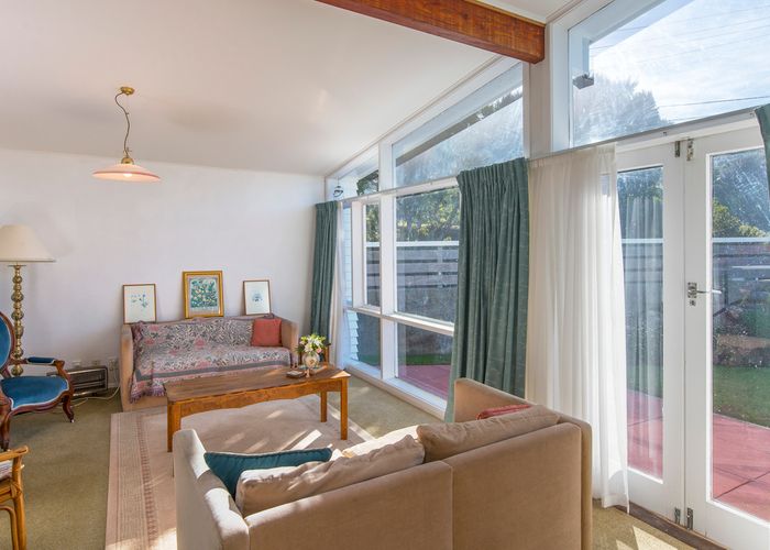  at 28 Spencer Street, Crofton Downs, Wellington