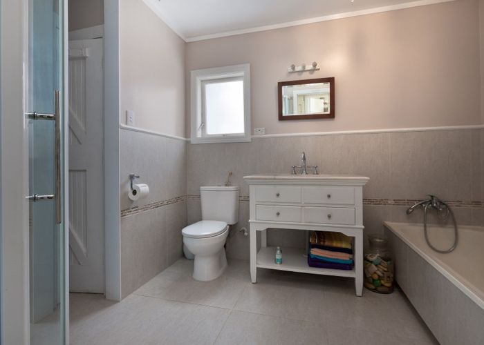  at 1/39 Walford Road, Point Chevalier, Auckland