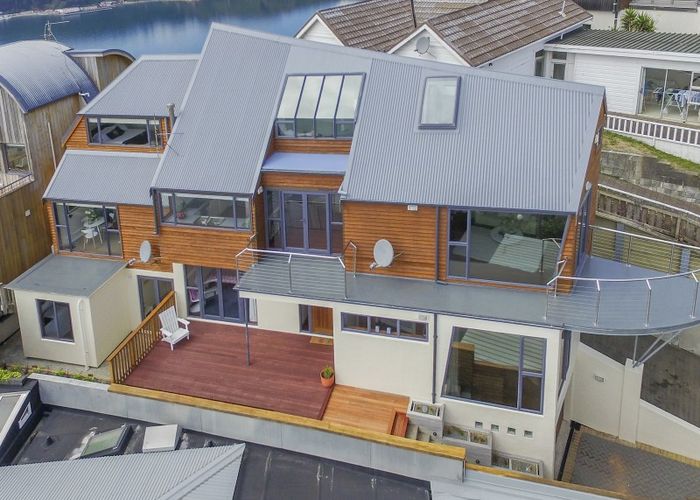  at 4 Robieson Lane, Roseneath, Wellington