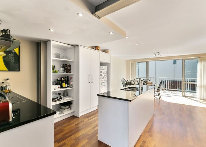  at 2/142 Onslow Road, Khandallah, Wellington