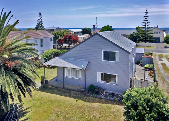  at 548 Pukehina Parade, Te Puke