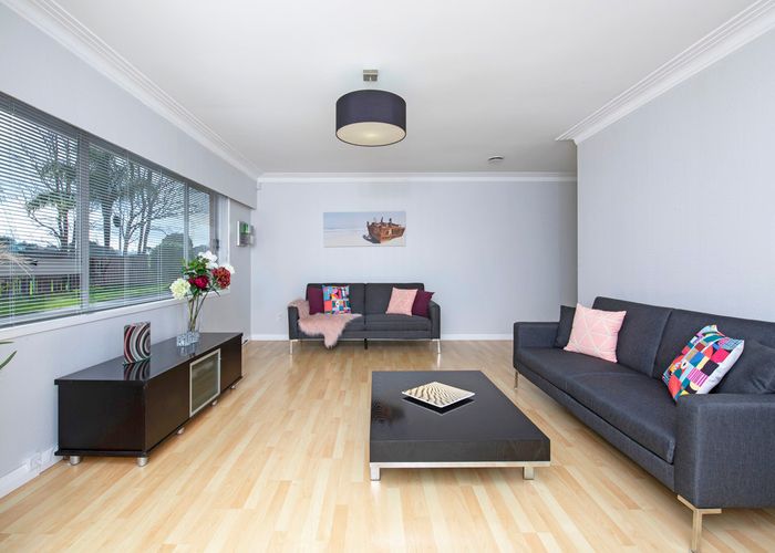 at 2/11 Pakuranga Road, Pakuranga, Auckland