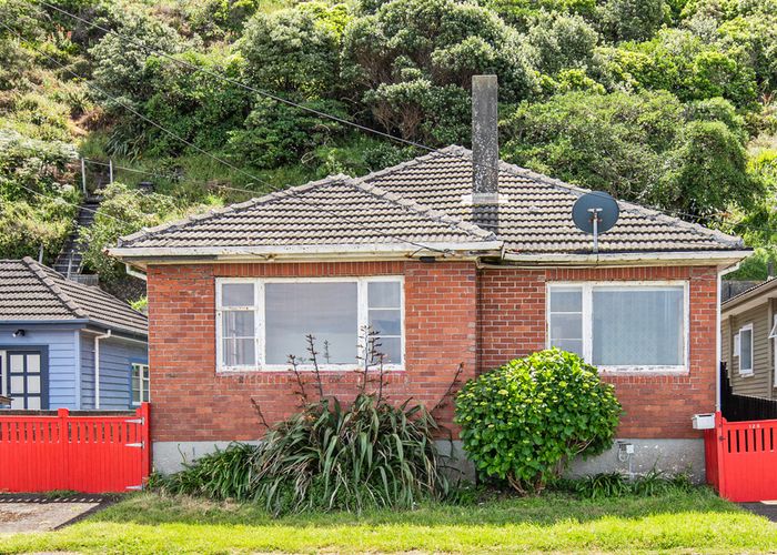  at 128 The Esplanade, Houghton Bay, Wellington