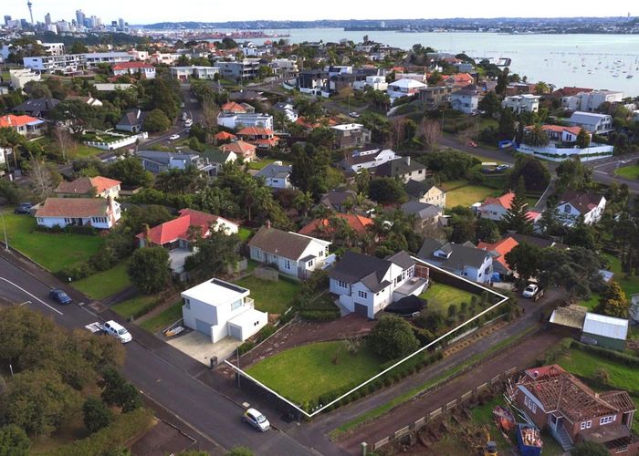  at 6 Apihai Street, Orakei, Auckland