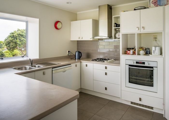  at 2 Saint Ives Drive, Camborne, Porirua