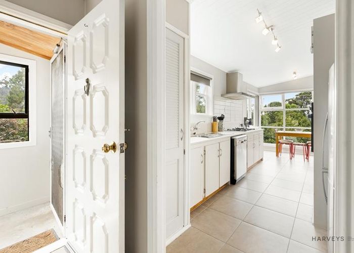  at 8 Walker Road, Henderson Valley, Auckland