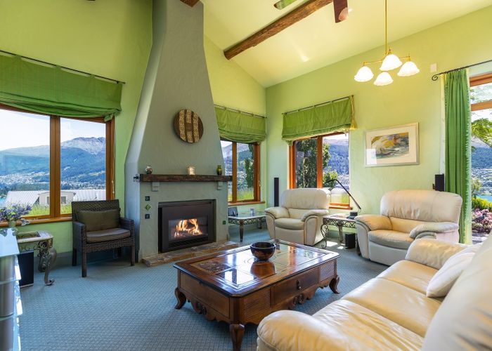  at 1 Garland Terrace, Kelvin Heights, Queenstown