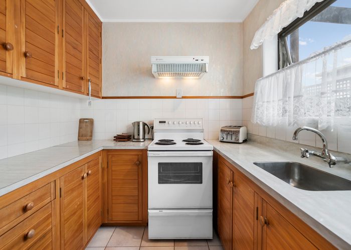  at 2/17 Alverston Street, Waterview, Auckland