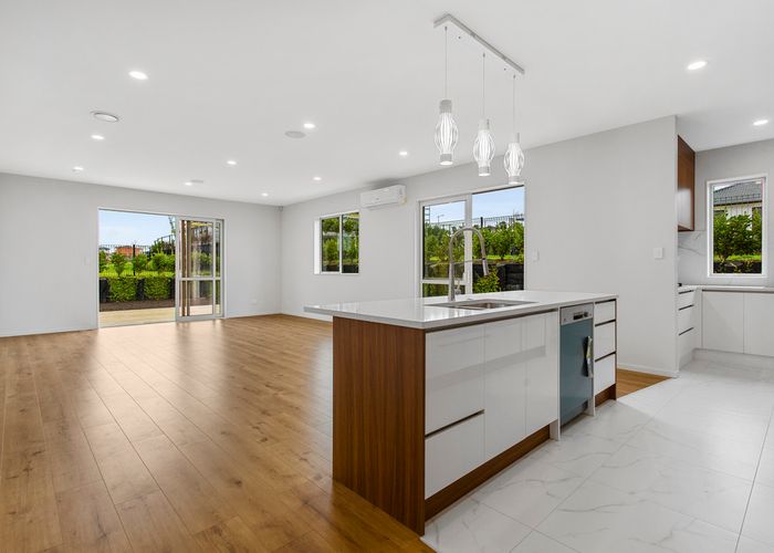  at 44 Twin Parks Rise, Papakura, Papakura