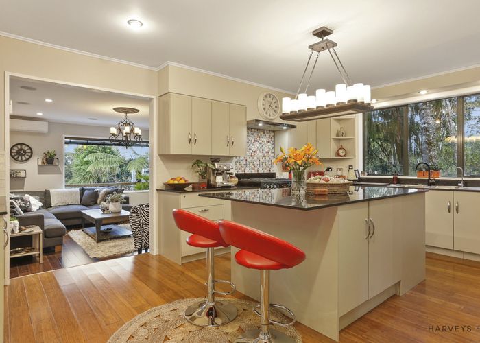  at 32 Turanga Road, Henderson Valley, Auckland
