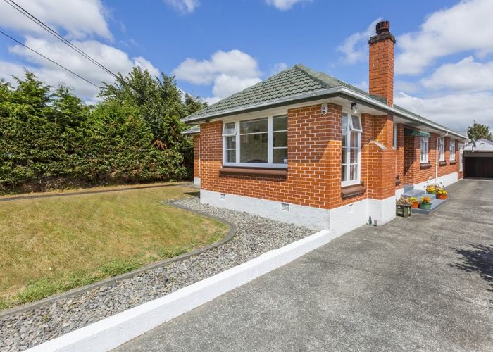  at 33 Pine Avenue, Upper Hutt Central, Upper Hutt