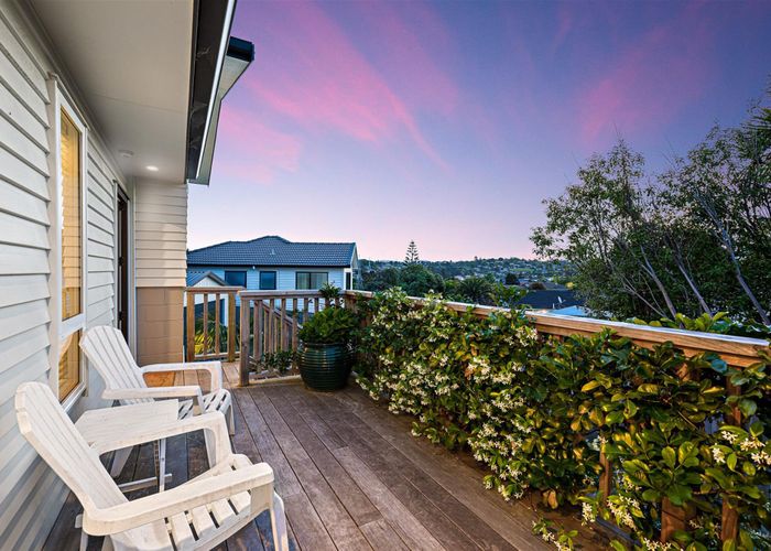  at 23 Helleur Road, Massey, Auckland