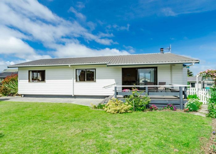  at 6 Oratia Street, Waikanae Beach, Waikanae