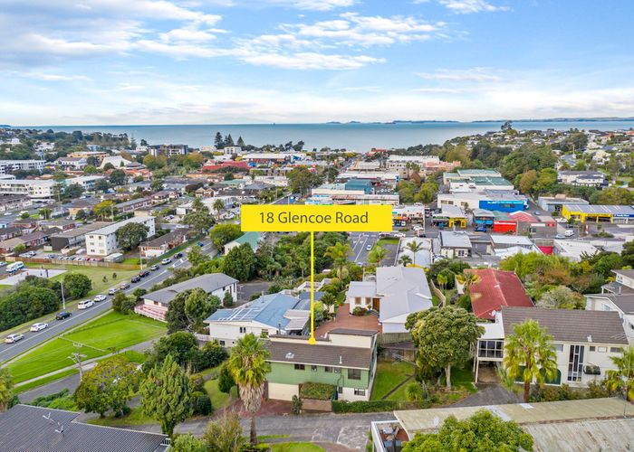  at 18 Glencoe Road, Browns Bay, Auckland