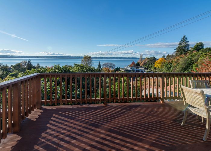  at 8 Aries Place, Kawaha Point, Rotorua