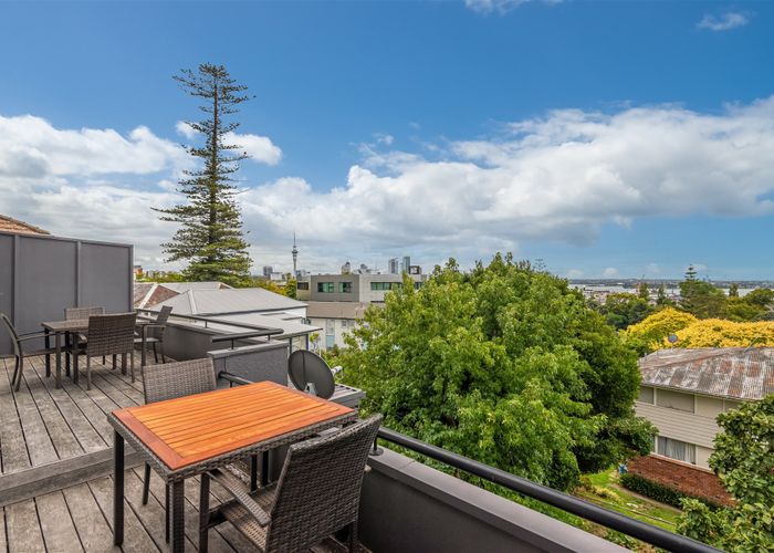  at 4/10 St Georges Bay Road, Parnell, Auckland
