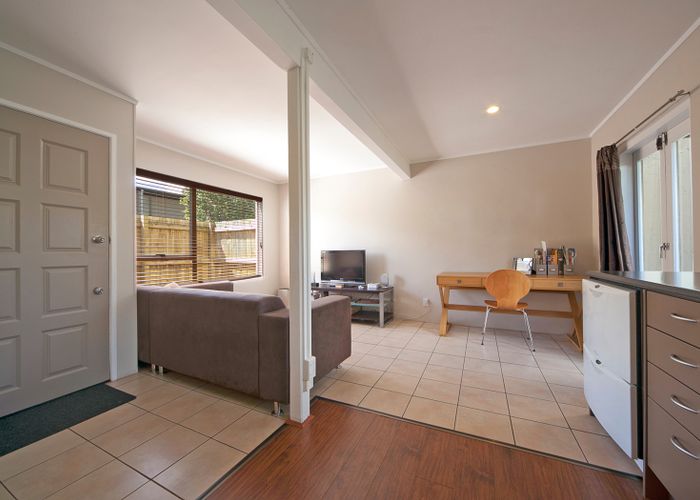  at 2/1214 New North Road, Mount Albert, Auckland