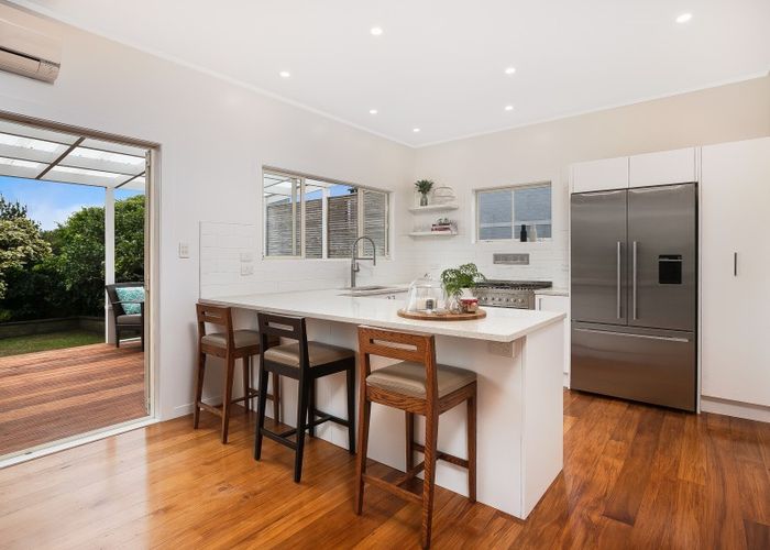  at 54 Dignan Street, Point Chevalier, Auckland