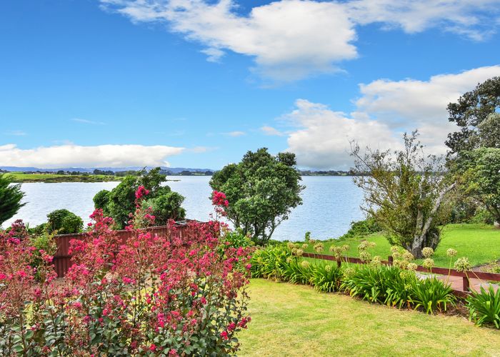  at 27 Beihlers Road, Weymouth, Auckland