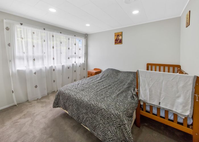  at 2/21 Komako Place, Papatoetoe, Auckland