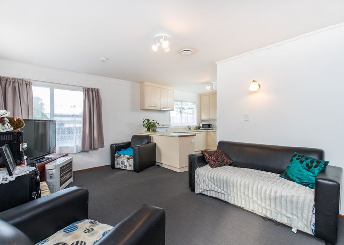 at 2/93 Coronation Road, Mangere Bridge, Auckland