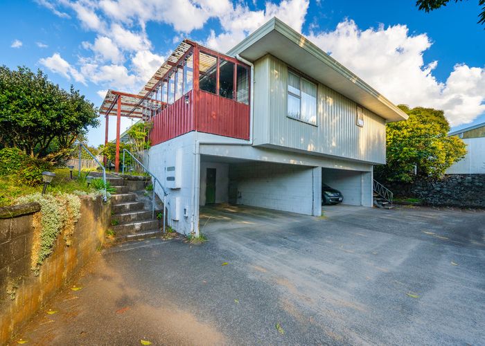  at 2/30 Ferndale Road, Mount Wellington, Auckland