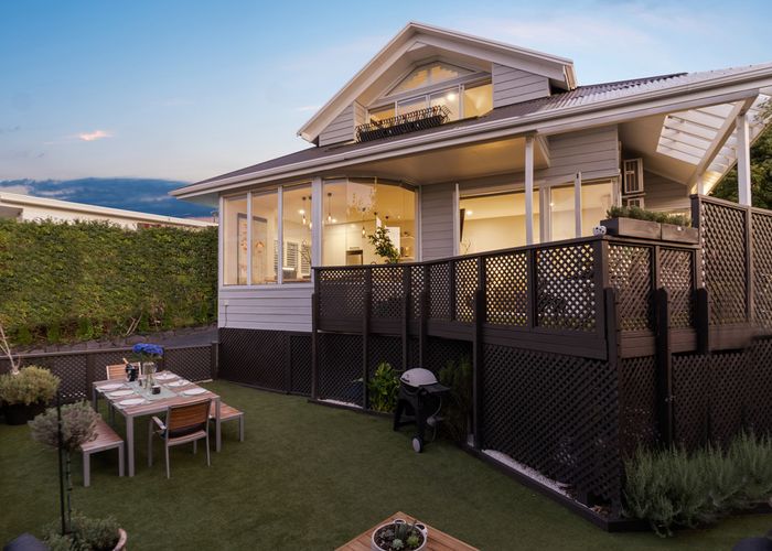  at 33 Rutherford Terrace, Meadowbank, Auckland