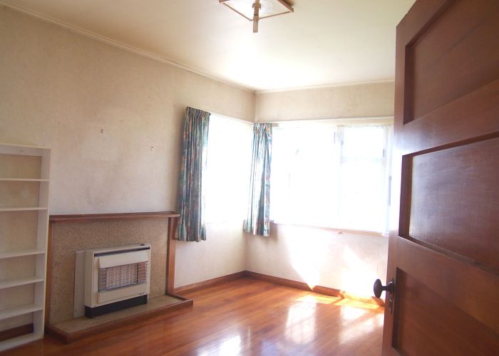  at 2 White Street, Whanganui East, Whanganui