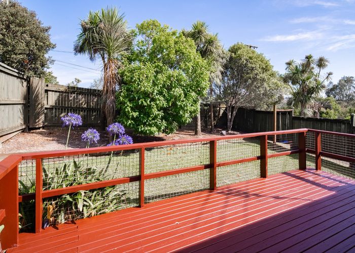  at 26 Avonleigh Road, Green Bay, Auckland