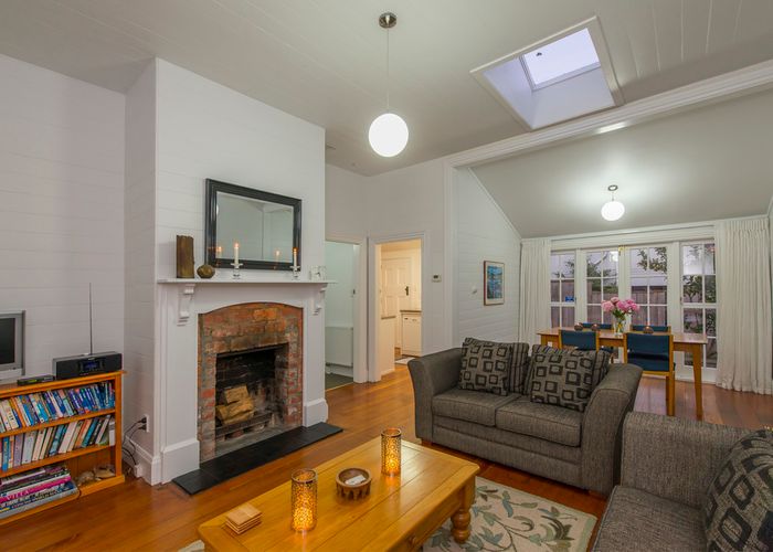  at 3 Aorangi Terrace, Thorndon, Wellington