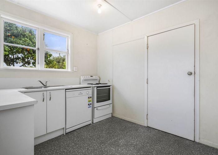  at 5 Denz Street, Maeroa, Hamilton