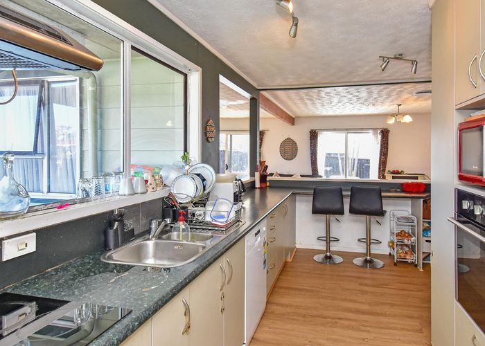  at 6B Kereru Place, Half Moon Bay, Auckland